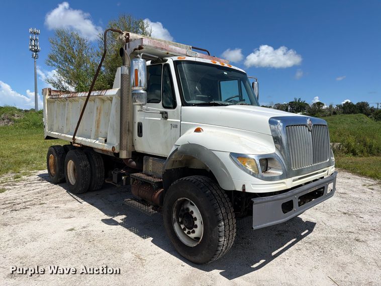 image for item DV7325 2003 International 7600 dump truck