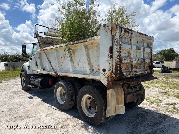 image for item DV7325 2003 International 7600 dump truck