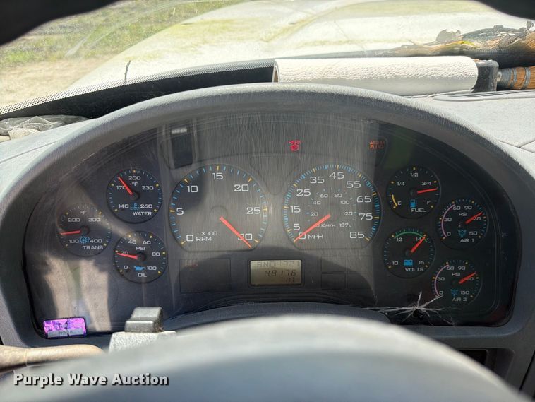 image for item DV7325 2003 International 7600 dump truck