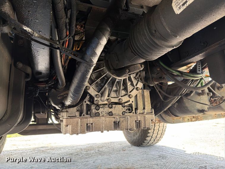 image for item DV7325 2003 International 7600 dump truck