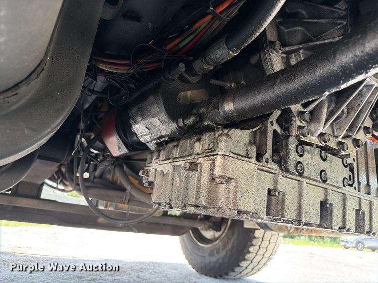 image for item DV7325 2003 International 7600 dump truck