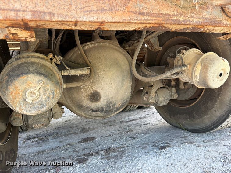 image for item DV7325 2003 International 7600 dump truck