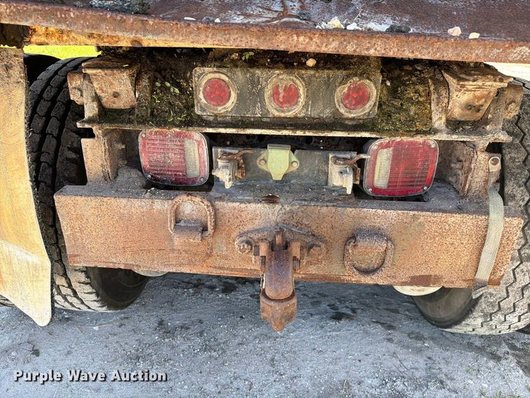 image for item DV7325 2003 International 7600 dump truck