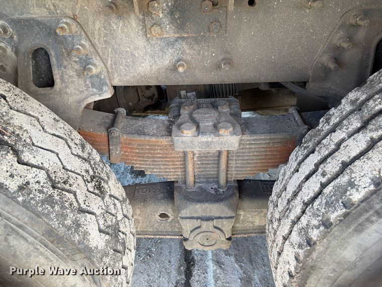 image for item DV7325 2003 International 7600 dump truck