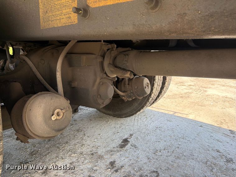 image for item DV7325 2003 International 7600 dump truck