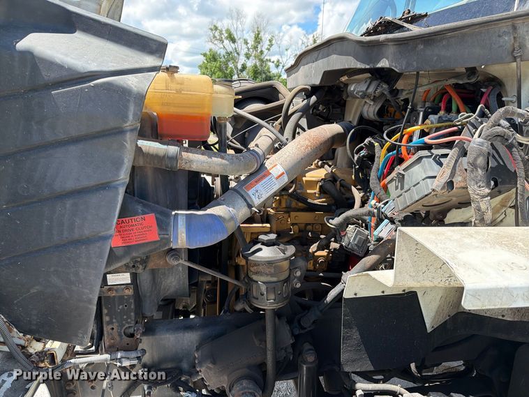image for item DV7325 2003 International 7600 dump truck