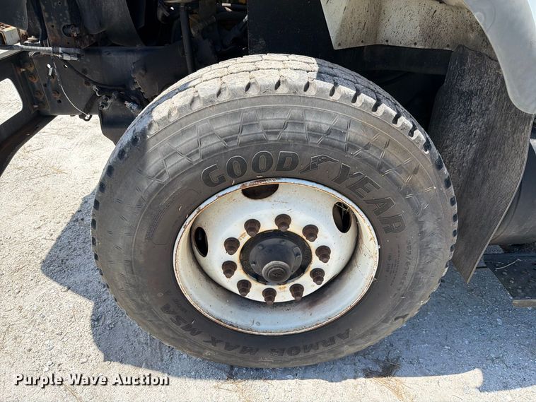 image for item DV7325 2003 International 7600 dump truck