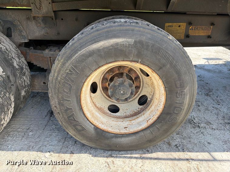 image for item DV7325 2003 International 7600 dump truck