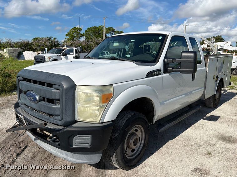 2015 Ford F250 Super Duty Ext. Cab utility bed pickup truck