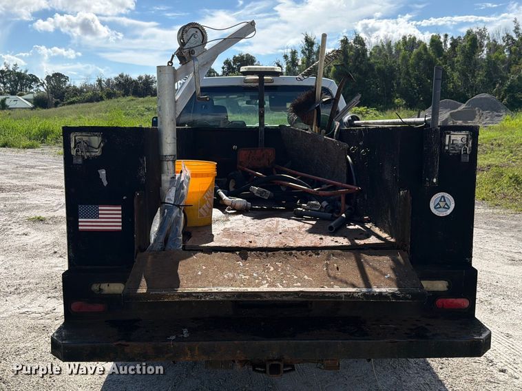 image for item DV7326 2015 Ford F250 Super Duty Ext. Cab utility bed pickup truck