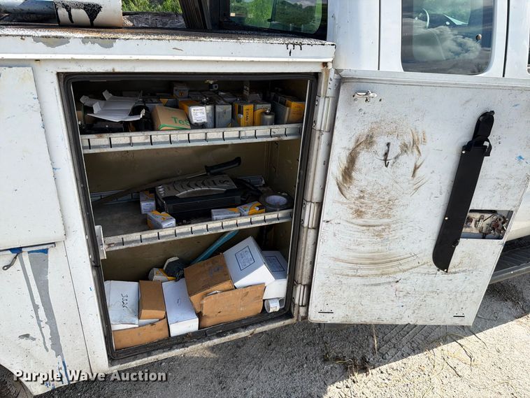 image for item DV7326 2015 Ford F250 Super Duty Ext. Cab utility bed pickup truck
