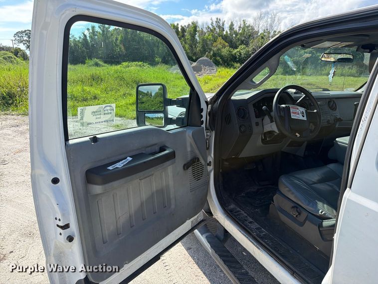 image for item DV7326 2015 Ford F250 Super Duty Ext. Cab utility bed pickup truck
