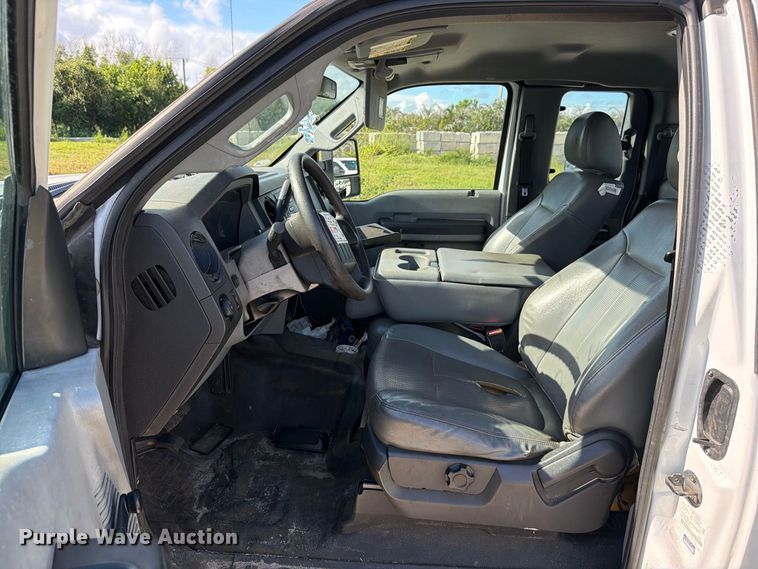 image for item DV7326 2015 Ford F250 Super Duty Ext. Cab utility bed pickup truck