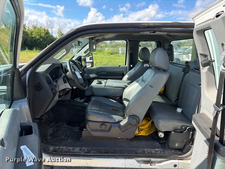 image for item DV7326 2015 Ford F250 Super Duty Ext. Cab utility bed pickup truck