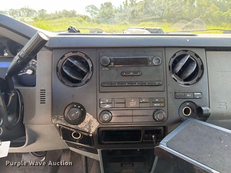 image for item DV7326 2015 Ford F250 Super Duty Ext. Cab utility bed pickup truck