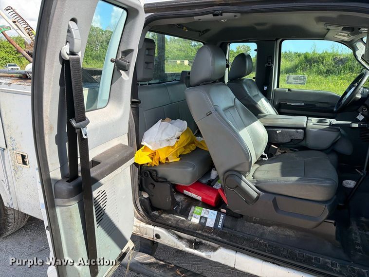image for item DV7326 2015 Ford F250 Super Duty Ext. Cab utility bed pickup truck