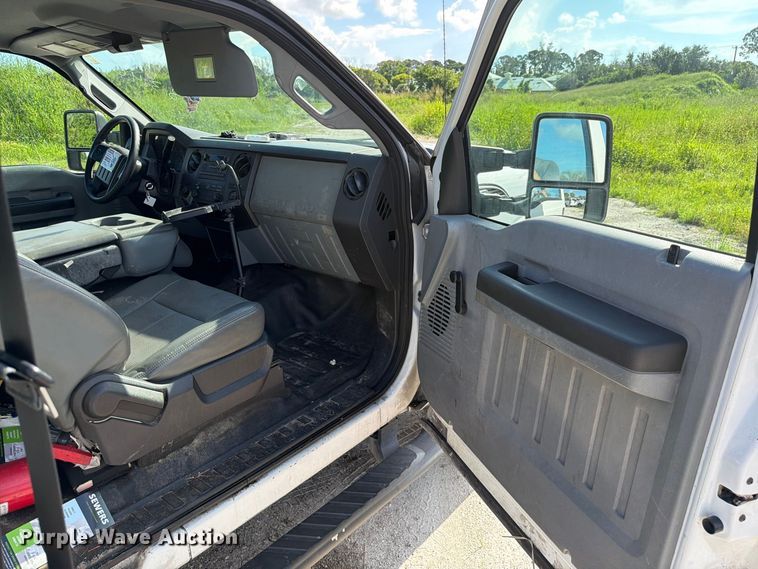 image for item DV7326 2015 Ford F250 Super Duty Ext. Cab utility bed pickup truck