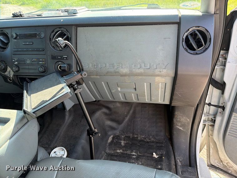 image for item DV7326 2015 Ford F250 Super Duty Ext. Cab utility bed pickup truck