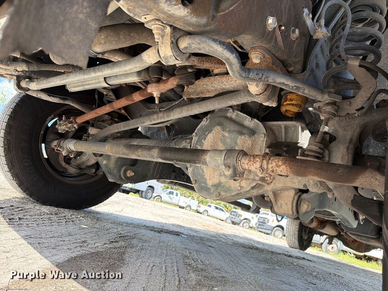 image for item DV7326 2015 Ford F250 Super Duty Ext. Cab utility bed pickup truck
