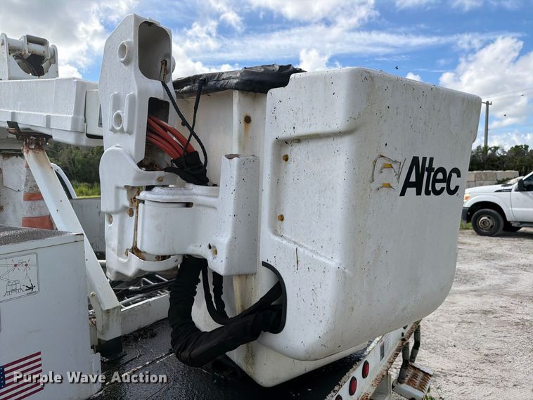 image for item DV7328 2007 Ford F550 bucket truck