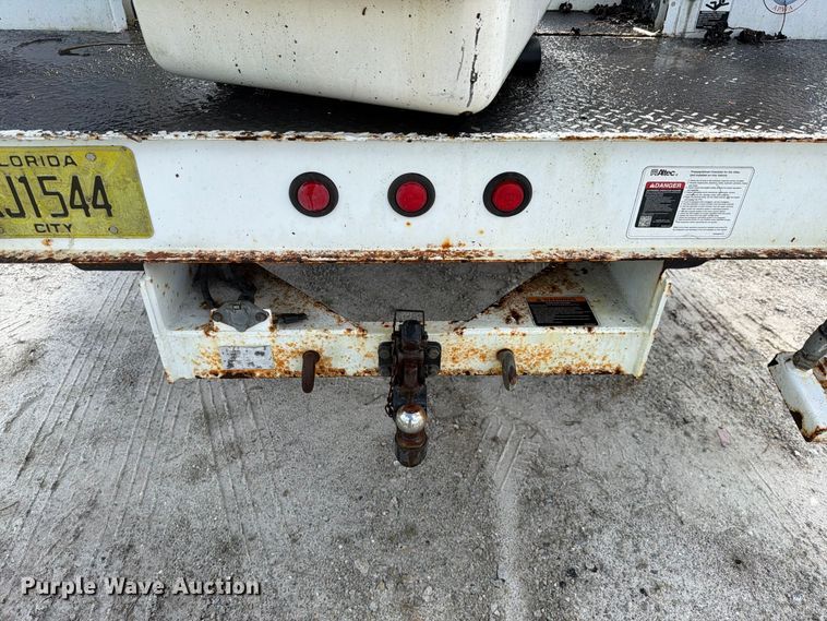 image for item DV7328 2007 Ford F550 bucket truck