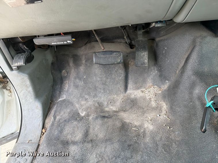 image for item DV7328 2007 Ford F550 bucket truck