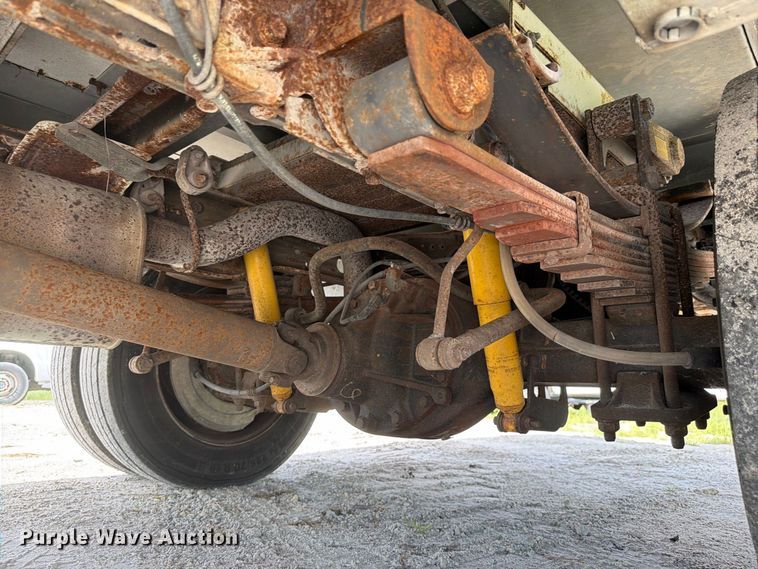 image for item DV7328 2007 Ford F550 bucket truck