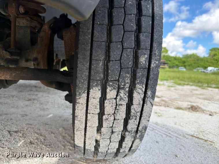 image for item DV7328 2007 Ford F550 bucket truck