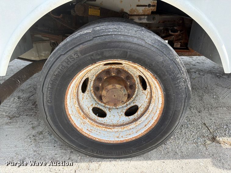 image for item DV7328 2007 Ford F550 bucket truck