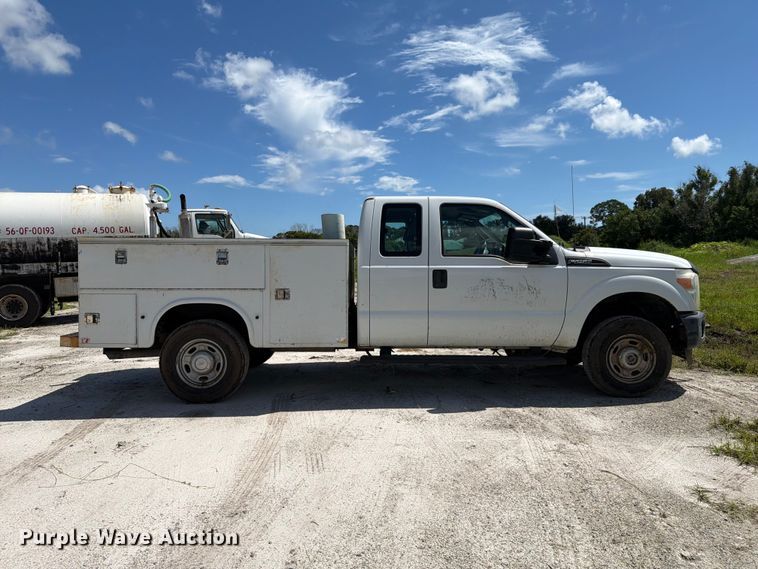 image for item DV7330 2015 Ford F250 Super Duty Ext. Cab utility bed pickup truck