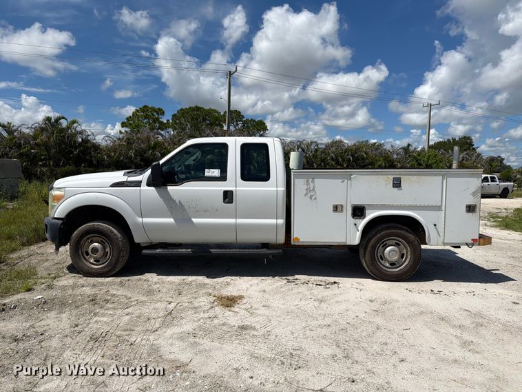 image for item DV7330 2015 Ford F250 Super Duty Ext. Cab utility bed pickup truck
