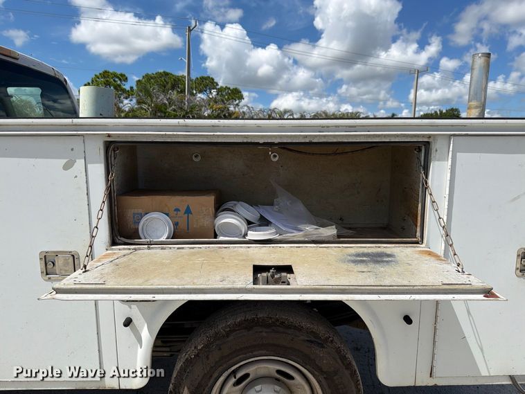 image for item DV7330 2015 Ford F250 Super Duty Ext. Cab utility bed pickup truck