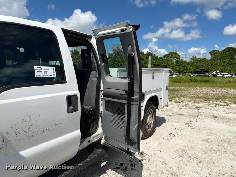 image for item DV7330 2015 Ford F250 Super Duty Ext. Cab utility bed pickup truck