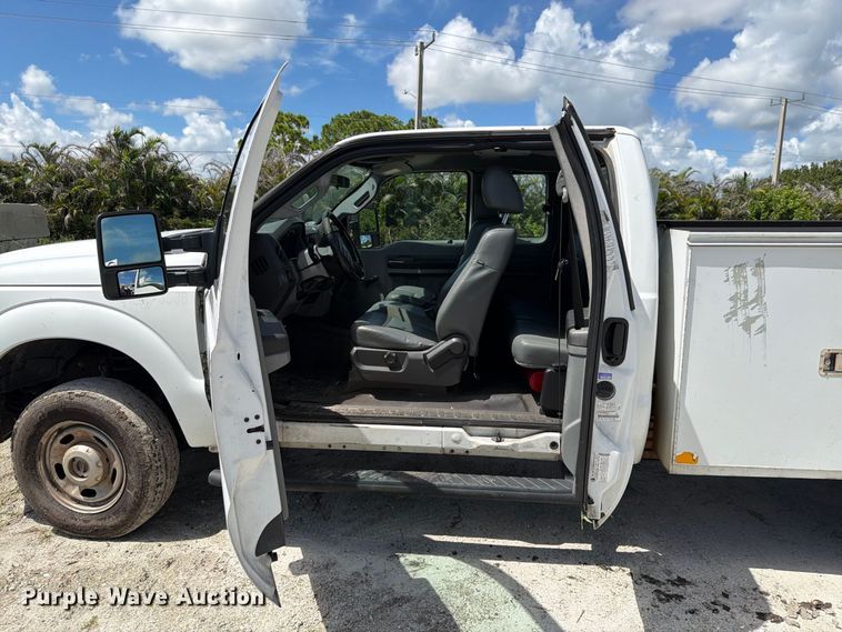 image for item DV7330 2015 Ford F250 Super Duty Ext. Cab utility bed pickup truck
