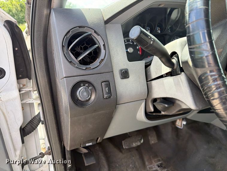 image for item DV7330 2015 Ford F250 Super Duty Ext. Cab utility bed pickup truck
