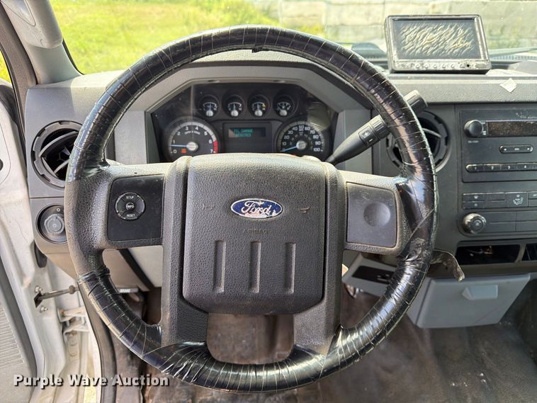 image for item DV7330 2015 Ford F250 Super Duty Ext. Cab utility bed pickup truck