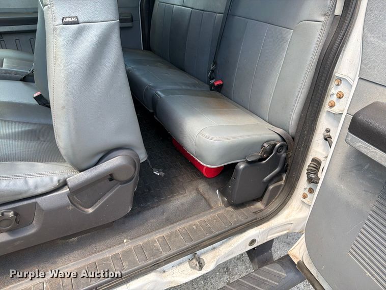 image for item DV7330 2015 Ford F250 Super Duty Ext. Cab utility bed pickup truck