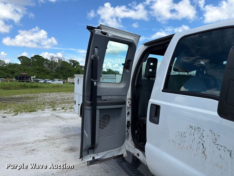 image for item DV7330 2015 Ford F250 Super Duty Ext. Cab utility bed pickup truck