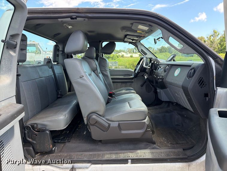 image for item DV7330 2015 Ford F250 Super Duty Ext. Cab utility bed pickup truck