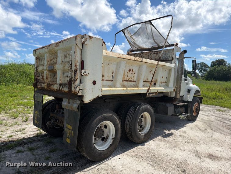 image for item DV7331 2004 International 7400 dump truck