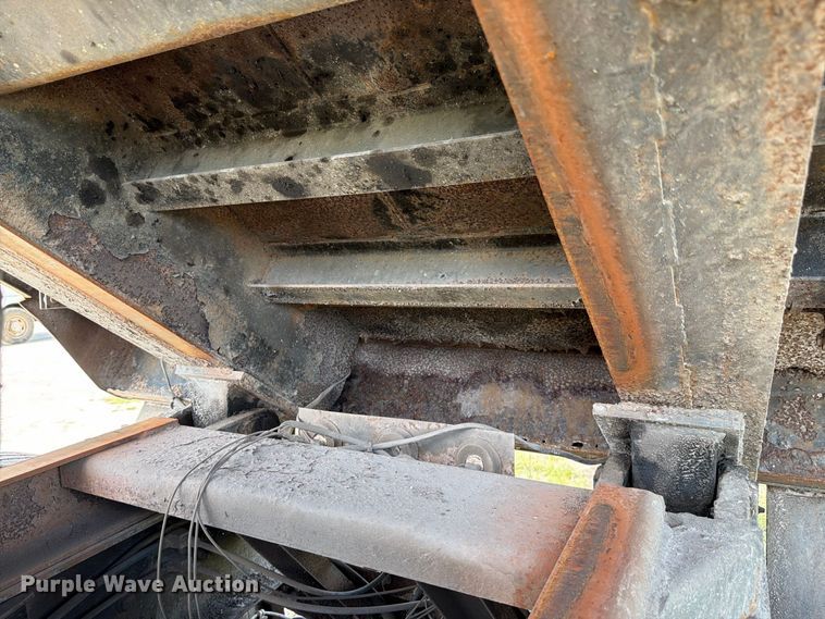 image for item DV7331 2004 International 7400 dump truck