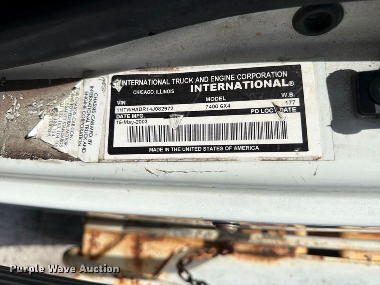 image for item DV7331 2004 International 7400 dump truck
