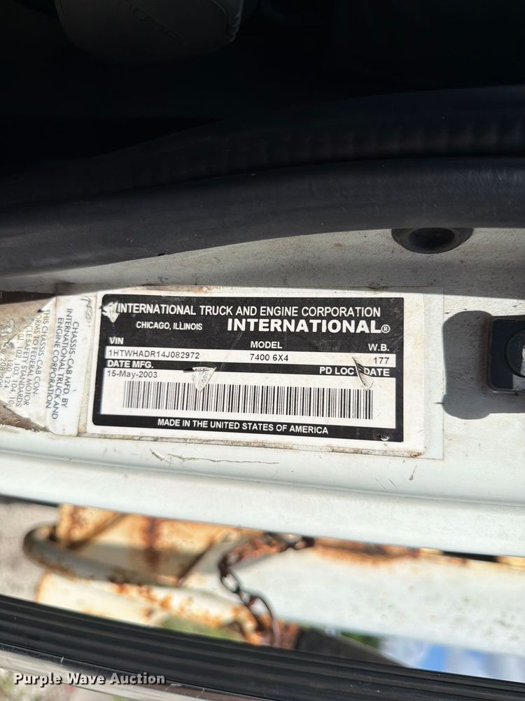 image for item DV7331 2004 International 7400 dump truck