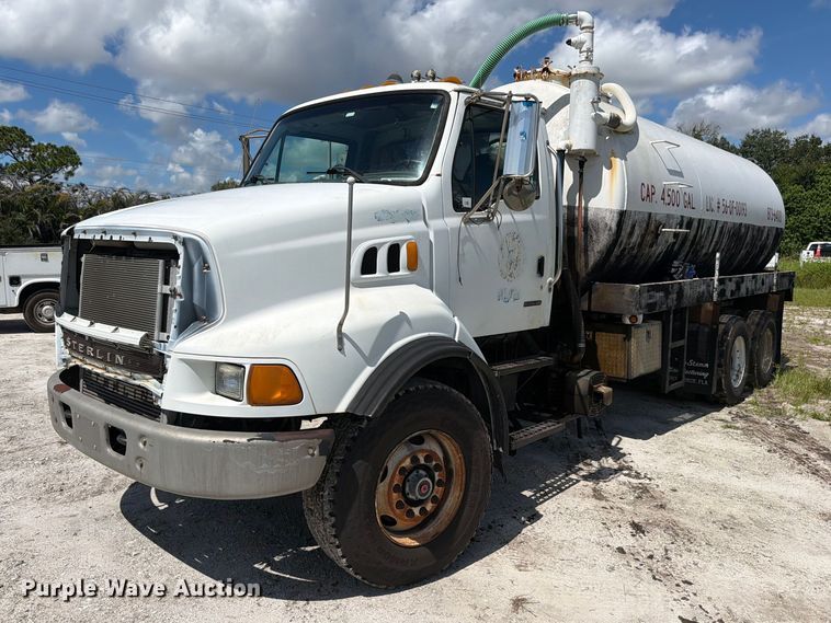 image for item DV7332 2004 Sterling Truck L9500 Series vacuum truck