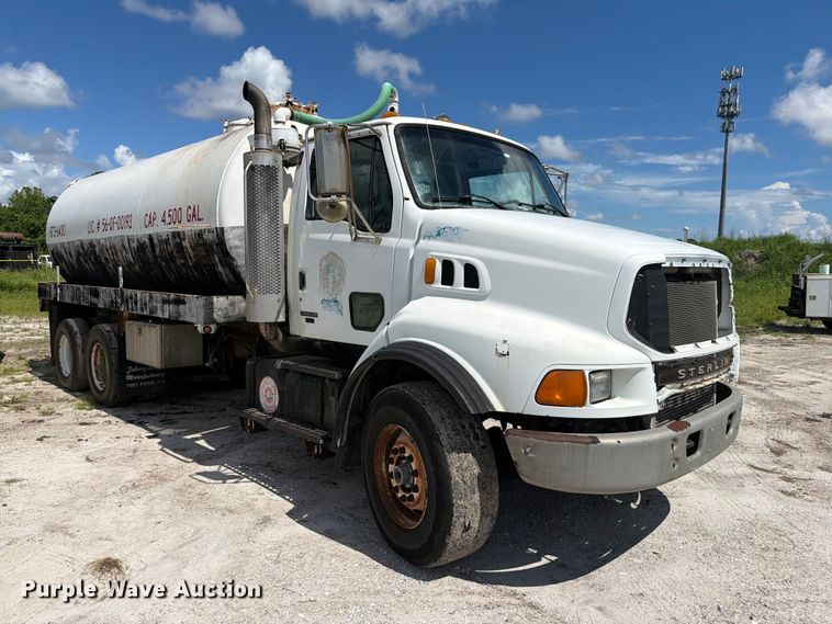 image for item DV7332 2004 Sterling Truck L9500 Series vacuum truck