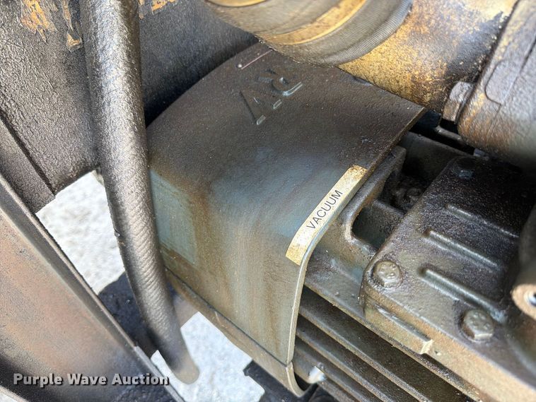image for item DV7332 2004 Sterling Truck L9500 Series vacuum truck