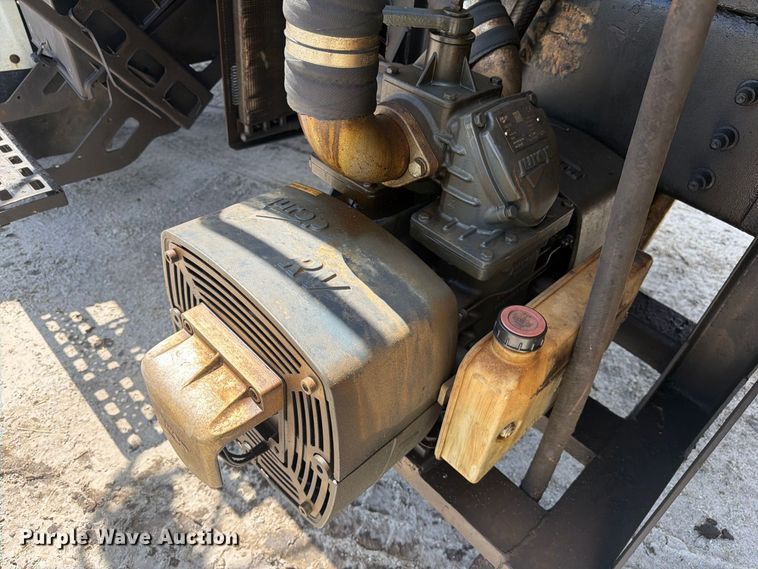 image for item DV7332 2004 Sterling Truck L9500 Series vacuum truck