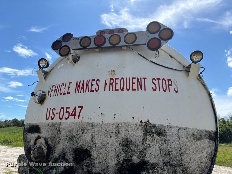 image for item DV7332 2004 Sterling Truck L9500 Series vacuum truck