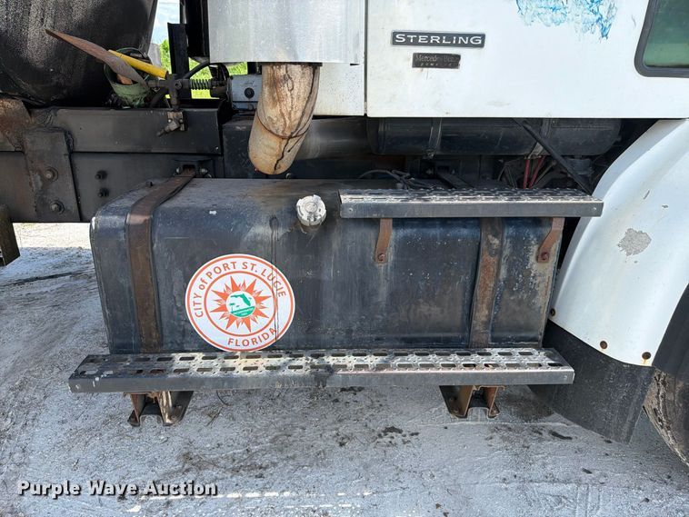 image for item DV7332 2004 Sterling Truck L9500 Series vacuum truck