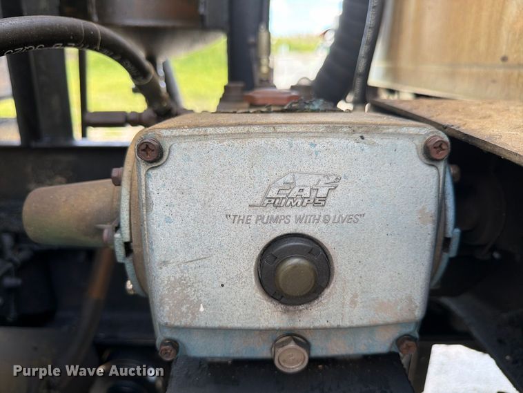 image for item DV7332 2004 Sterling Truck L9500 Series vacuum truck